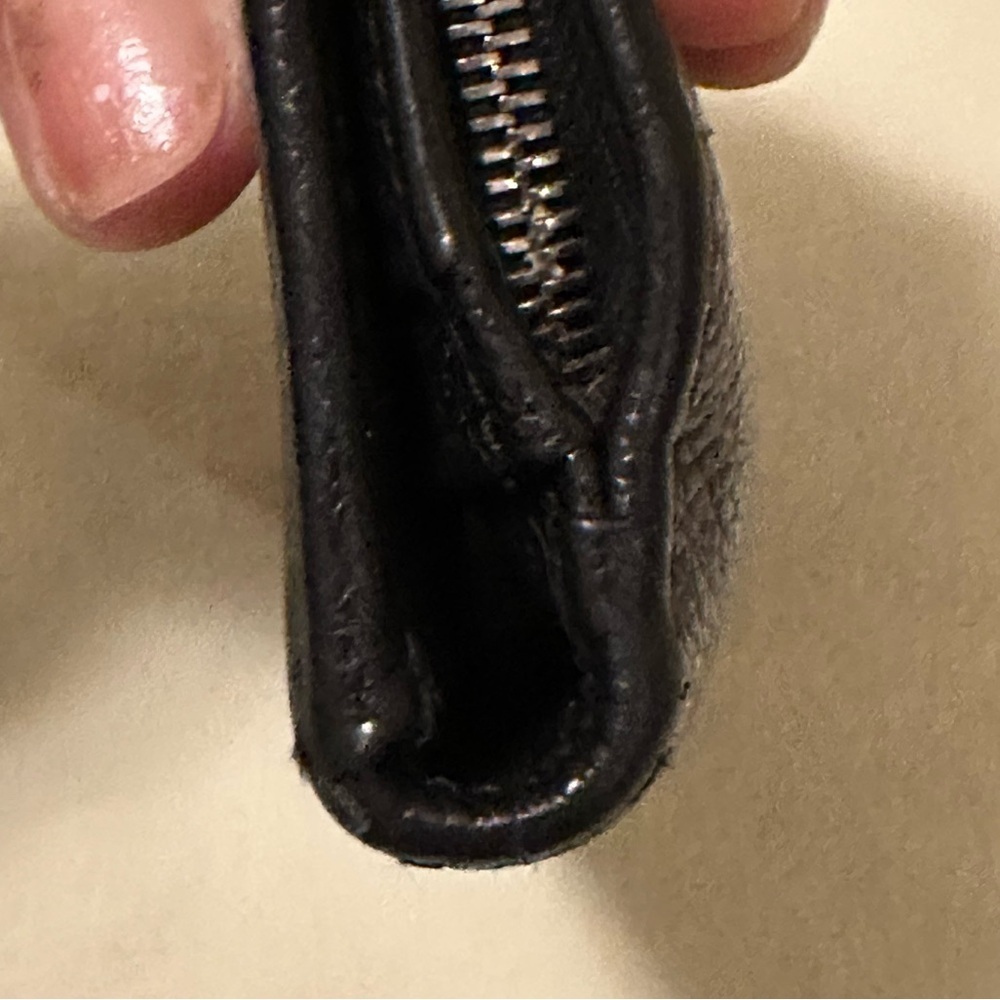 BVLGARI black leather wallet. GUC. Snap and zippers work. 8 credit card slots - Picture 10 of 16